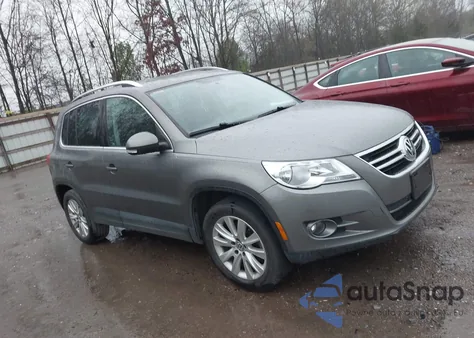 2009 Volkswagen Tiguan S from USA, damaged, VIN WVGAV75N39W003838